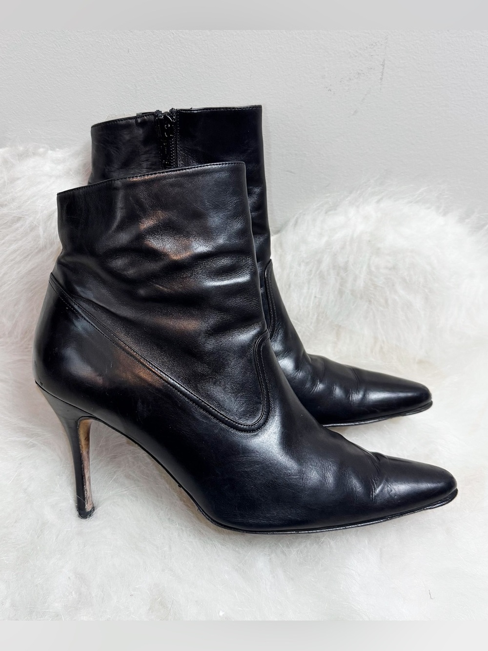 Manolo Blahnik Vintage Leather Pointed Toe Heel Ankle Boots 38